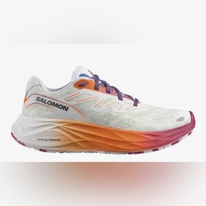 Salomon aero glide 2 Women's Running Shoes worn once too big size 9.5